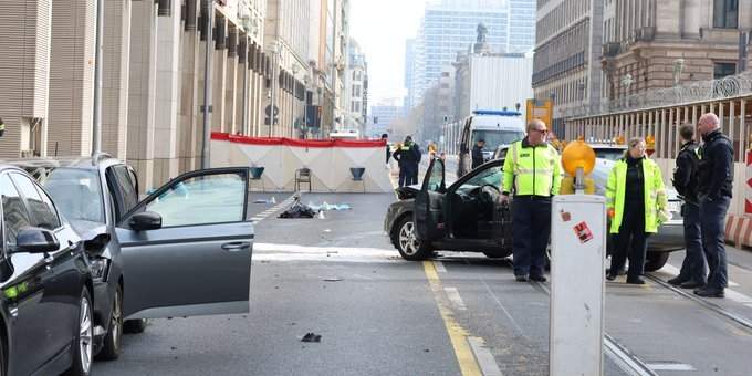 El conductor viaja a exceso de velocidad
