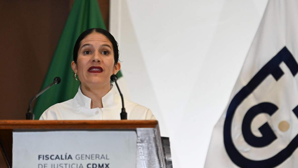 Bertha Alcalde en la conferencia