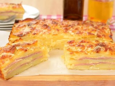 Mirá qué fácil es preparar esta receta de milhojas de papas, rendidora y para repetir siempre