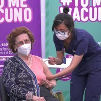 Chile empezó a aplicar la cuarta dosis de la vacuna: Piñera inauguró la nueva etapa de la campaña