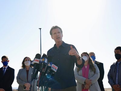 California declara estado de emergencia tras un derrame de medio millón de litros de crudo