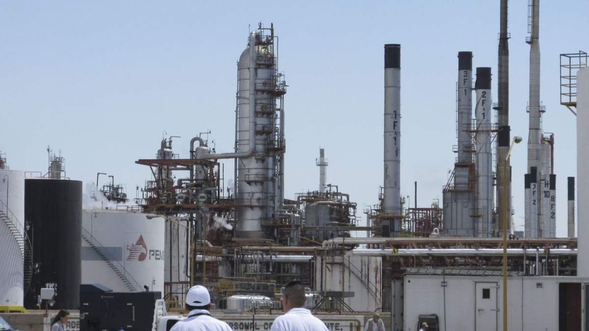 Instalaciones de la refinería Antonio M. Amor en Salamanca, Guanajuato
