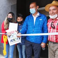 Villa La Angostura: Omar Gutiérrez entregó más de 130 viviendas