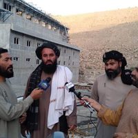 Los talibán prohíben salir de Afganistán hasta que haya gobierno