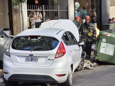 Un conductor perdió el control del auto y atropelló a siete personas en Córdoba capital