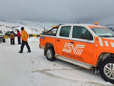 Continúa la asistencia en rutas y caminos de Neuquén por el temporal