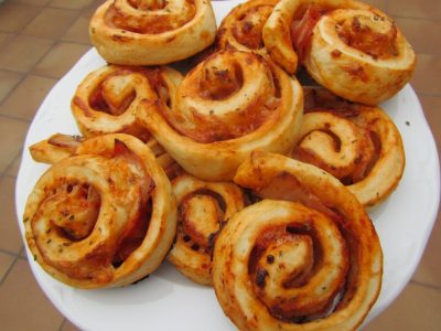 Rollitos de pizza: facilísimos de hacer, súper jugosos y ricos para picotear algo durante el partido de la selección