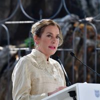 Beatriz Gutierrez Müller culpa al INE de no poder votar en la consulta