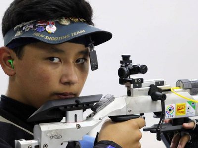 Él es Edson Ramírez, competidor mexicano en rifle de 10 metros