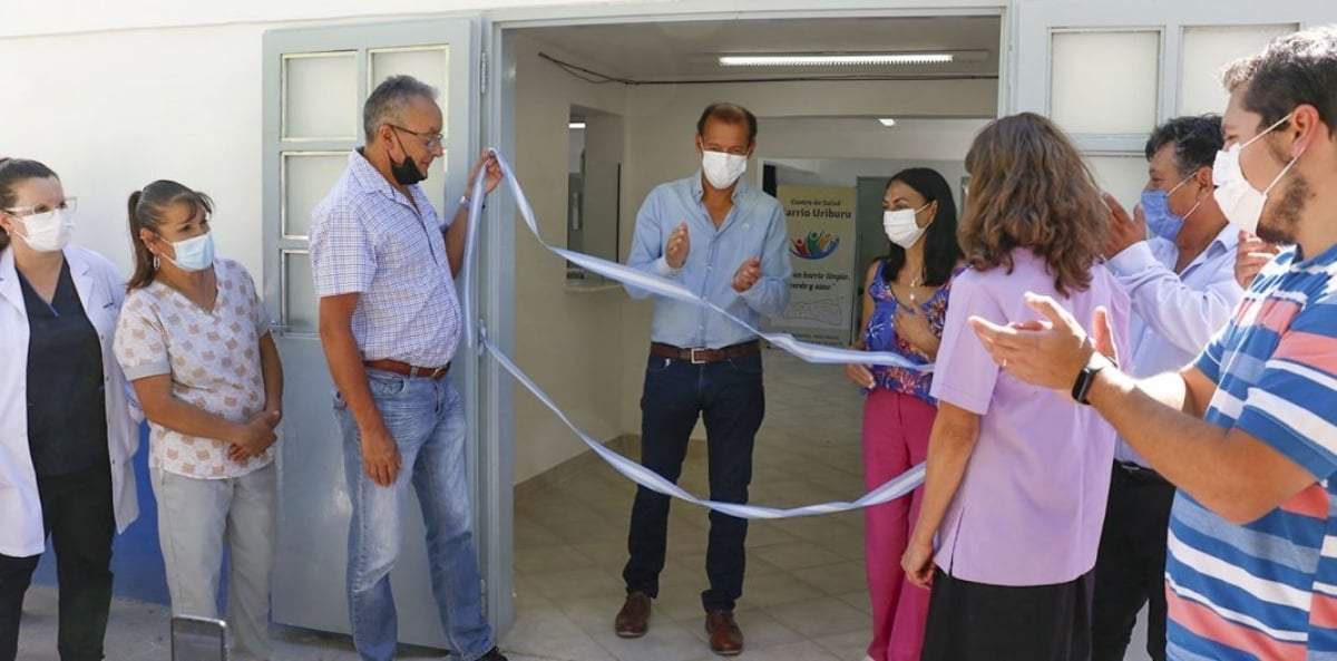 La inauguración del nuevo centro de salud en Chos Malal, de la que participó el gobernador Omar Gutiérrez. Fuente: (Twitter)