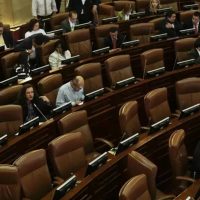 El positivo a covid de un diputado colombiano obliga a 169 congresistas a ponerse en cuarentena