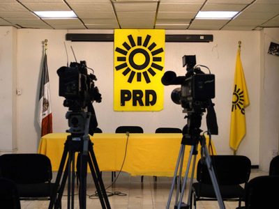 El INE plantea declarar este jueves la muerte del PRD