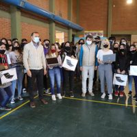 Neuquén apuesta a reducir la brecha digital: el gobernador entregó otras 160 notebooks