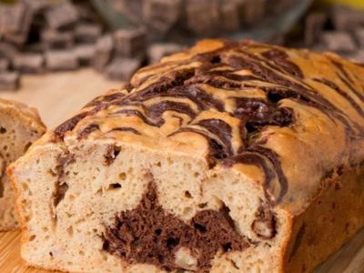 Un budín bicolor fácil de hacer y sabroso para la merienda