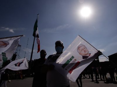 López Obrador agradece a sus simpatizantes por acudir al AMLOFest