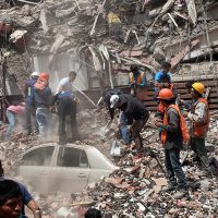 Mancera reporta 30 muertos y 44 inmuebles colapsados o con derrumbe; hay personas atrapadas (Video)