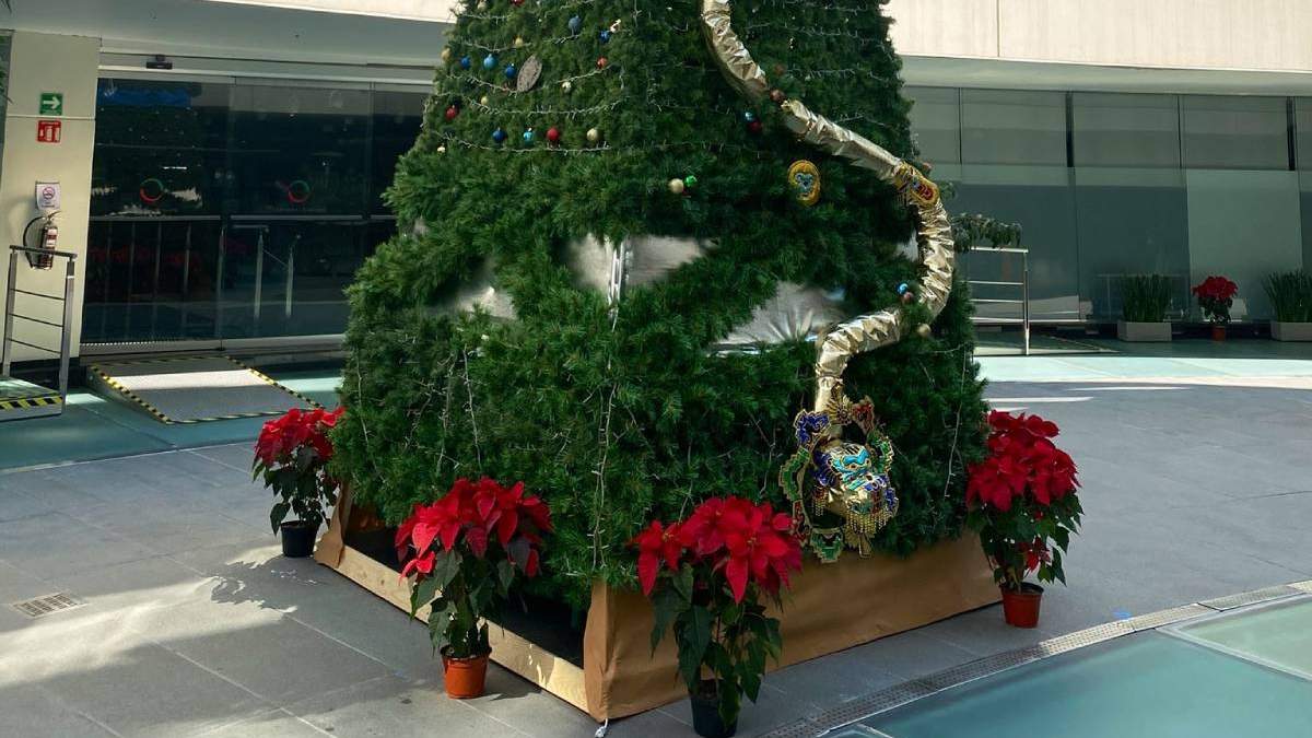 Quetzalcóatl en el árbol