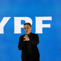 El presidente de YPF apuntó contra los ambientalistas: “Consumen energía offshore”