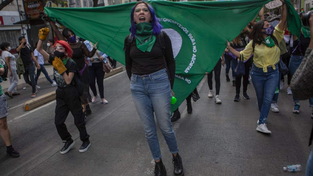Mujeres en favor del aborto en la CDMX