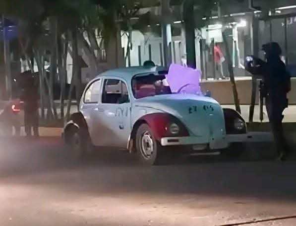 Encuentran cinco cuerpos desmembrados dentro de taxi en Acapulco