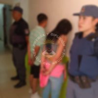 Dos jóvenes fueron detenidos por ingresar a una vivienda y amenazar a un adolescente con armas de fuego
