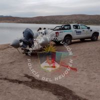 Dos pescadores naufragaron y pasaron la noche en una isla hasta que fueron rescatados