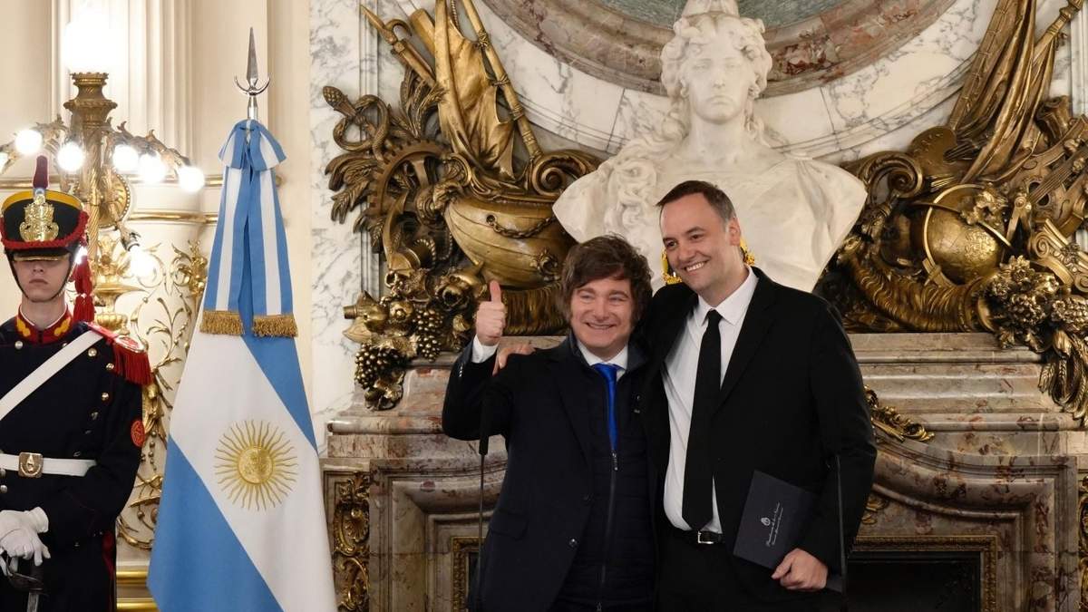 Milei y Adorni