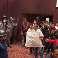 La CNTE recibe a Nuño con protestas y vandalismo en Michoacán; hay 44 detenidos