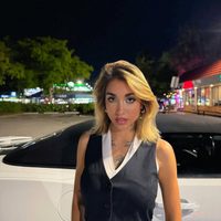 Fiel al power dressing, María Becerra marca tendencia con un accesorio inesperado que ya es furor
