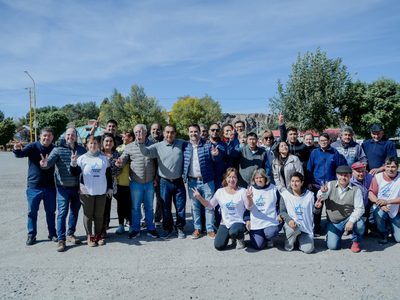 Darío Martínez visitó Piedra del Águila para apoyar al candidato a intendente Adolfo Paine