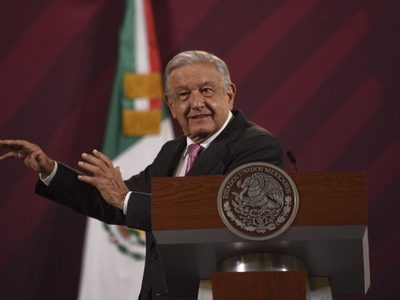 “Actúen con prudencia”, pide AMLO a aspirantes a candidaturas de Morena