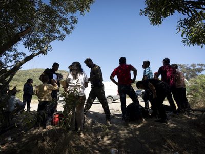 Servicio de Impuestos compartirá datos fiscales para deportar a inmigrantes en EU