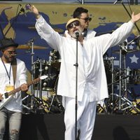 Maduro-Guaidó: la música también los divide con 'Manos fuera de Venezuela” y 'Aid Live”