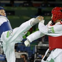 María Espinoza avanza a cuartos de final en taekwondo