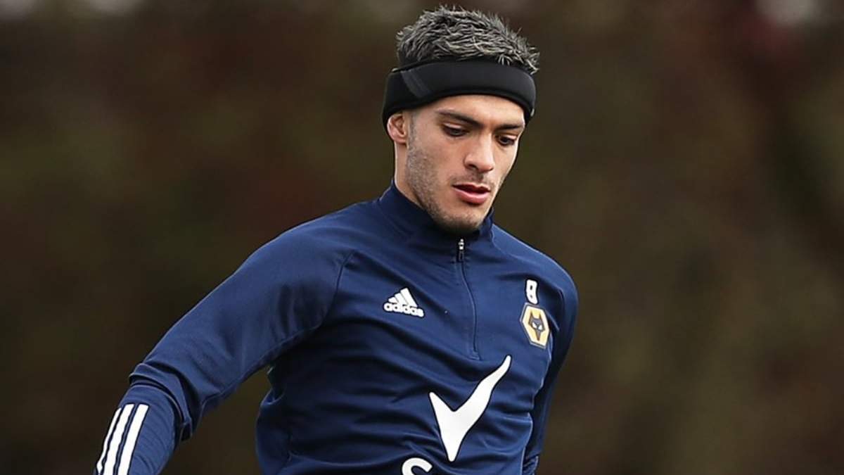 El mexicano Raúl Jiménez está en el ojo de José Mourinho para la Roma de la Liga italiana
