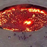 Así se "creó" esta impresionante puerta del infierno