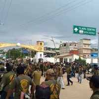 Policías comunitarios 'toman” la ciudad de Tlapa para buscar a alcalde electo desaparecido