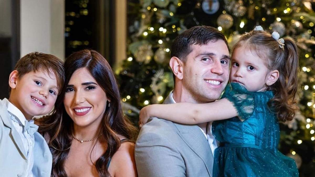 Santi, Mandinha, Dibu Martínez y Ava. Fuente: (Instagram)