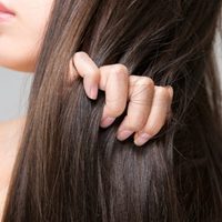 Sin gastar en keratina: con solo 6 ingredientes, la receta casera para alisar tu cabello y disminuir el frizz