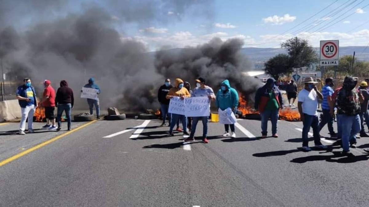 Protesta de pobladores de Apaseo El Alto
