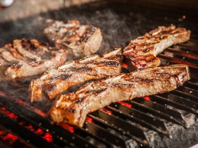 Los secretos de los parrilleros: 3 motivos que pueden arruinar tu asado y seguro no lo sabías