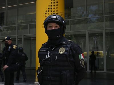 Otro cateo a un call center: Desde la Roma Norte hacían fraudes telefónicos y robaban identidades