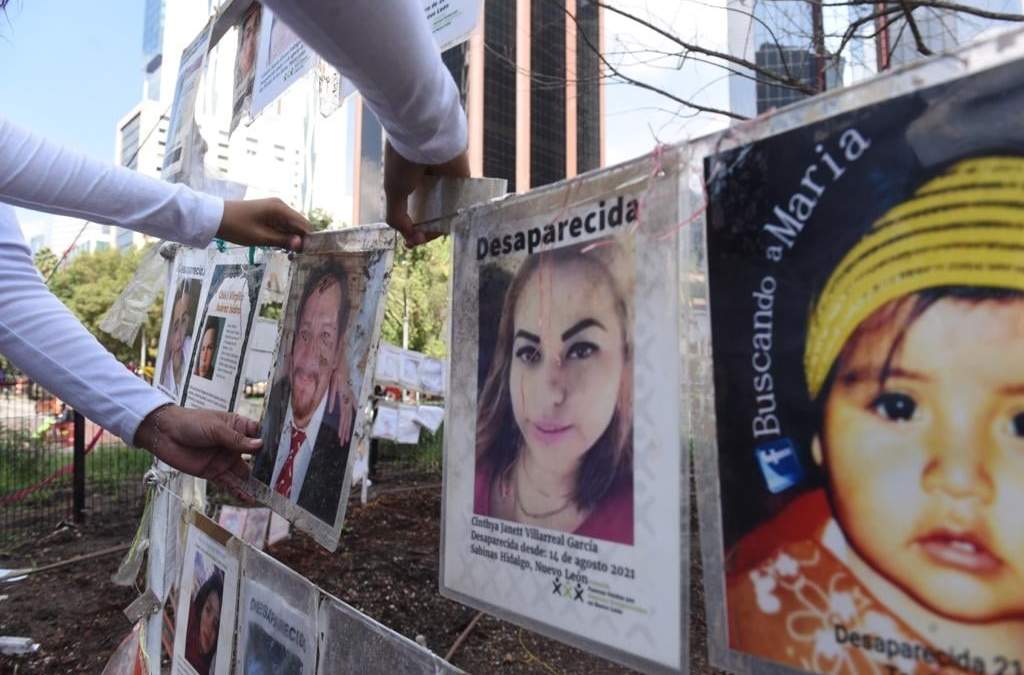 Colectivos se manifestaron en la Glorieta de Las y Los Desaparecidos.