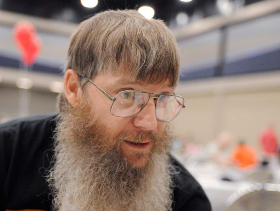 El favorito del torneo y pentacampeón del mundo de Scrabble en inglés Nigel Richards en el Campeonato Nacional de Scrabble en Buffalo, Nueva York 2014