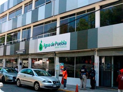 Llaman a huelga de pagos para revertir privatización del servicio de agua en Puebla