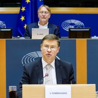 UE bloquearía exportaciones de vacunas a terceros si los laboratorios incumplen las dosis acordadas