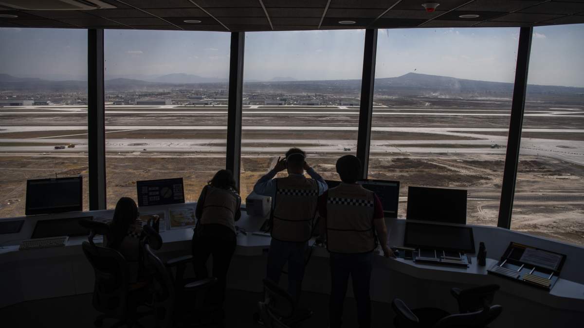 Recorrido por las instalaciones de la Torre de Control Aéreo del Aeropuerto Internacional Felipe Ángeles