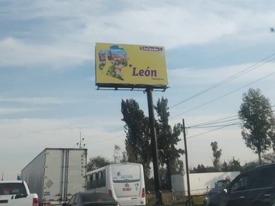 El PAN presenta queja ante el INE por espectaculares que promueven a Sheinbaum