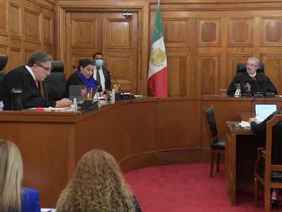 Lenia Batres y Luis María Aguilar tensan sesión en la Corte