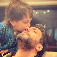 Se descontroló: Gustavo Conti y su hijo Félix protagonizaron un divertido video con final inesperado